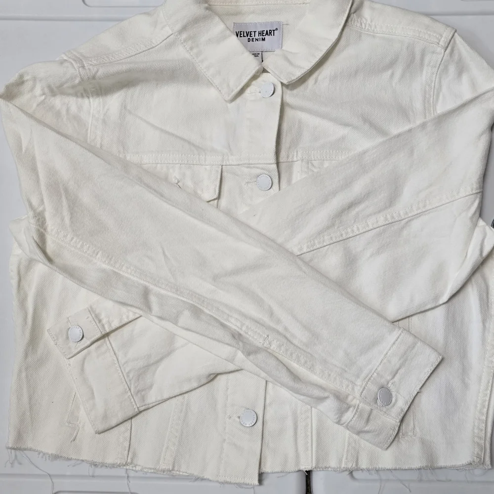 Velvet Heart White Cropped Jean Jacket Size L-NWT - Picture 14 of 16